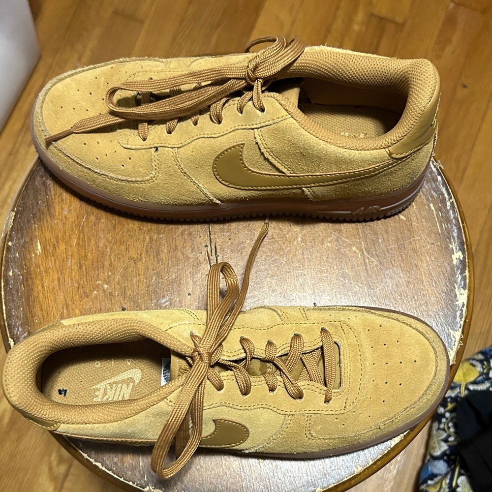 Air Force 1 LV8 Nike Men's Wheat Sneakers size 6 men’s 8 women’s